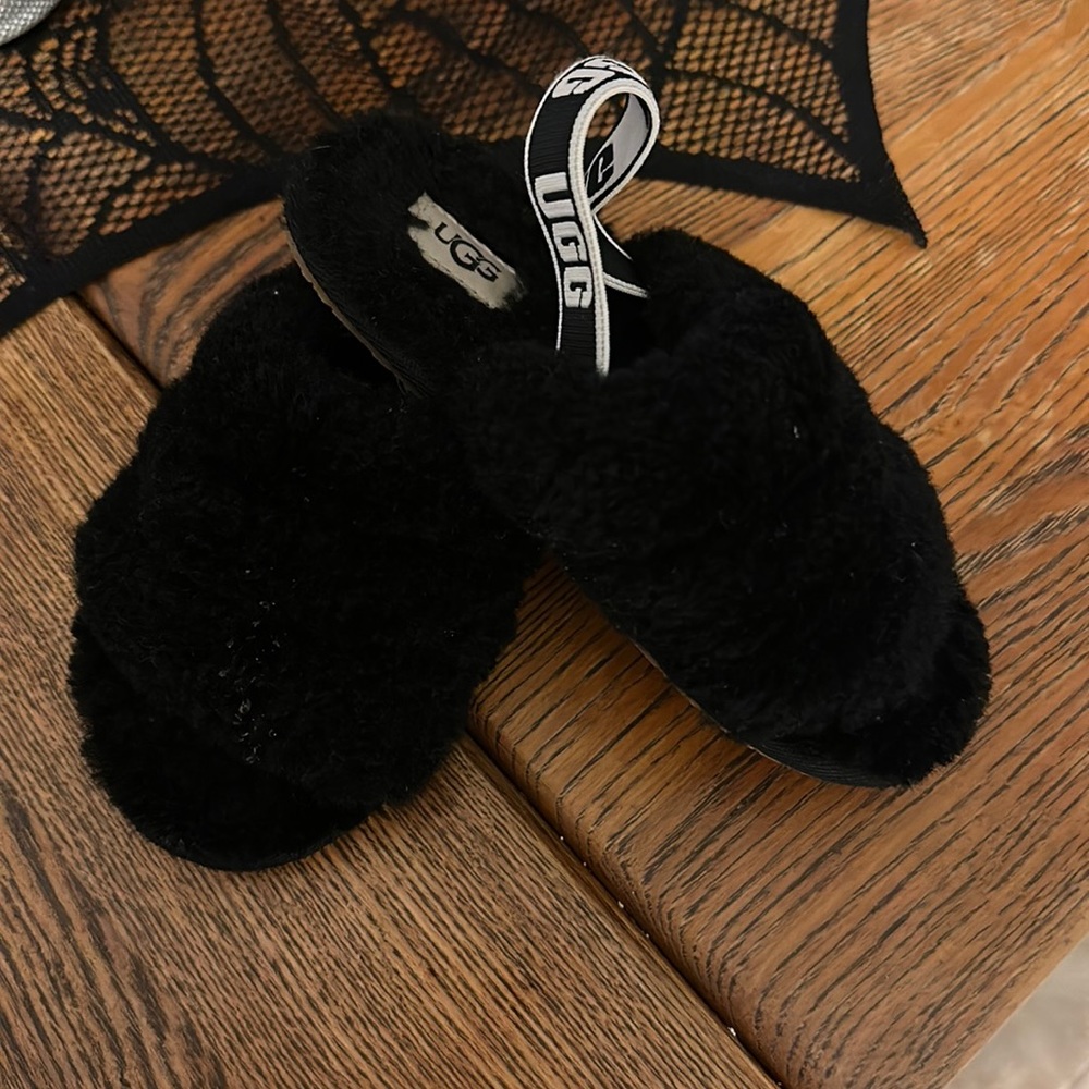 Girls black Ugg slippers